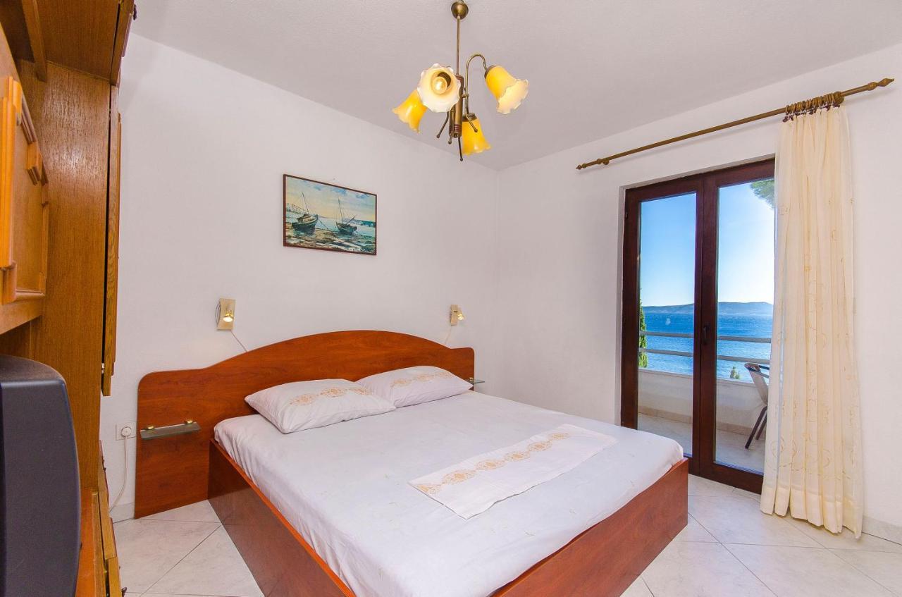 Apartments By The Sea Pisak, Omis - 2802 Exterior foto